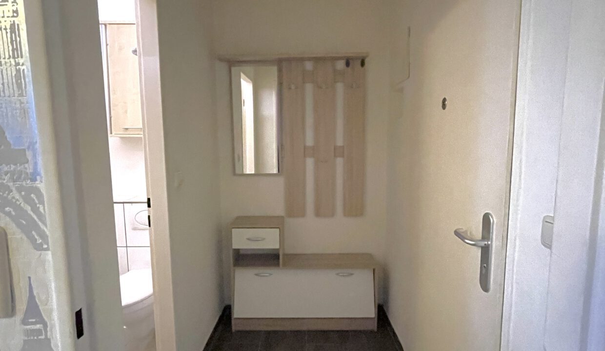 Freigestelltes 1-Zimmer-Appartement mit Balkon und Stellplatz2