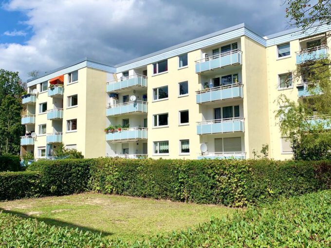 Gut geschnittene 3 Zimmer-Wohnung mit Balkon in Neu Isenburg