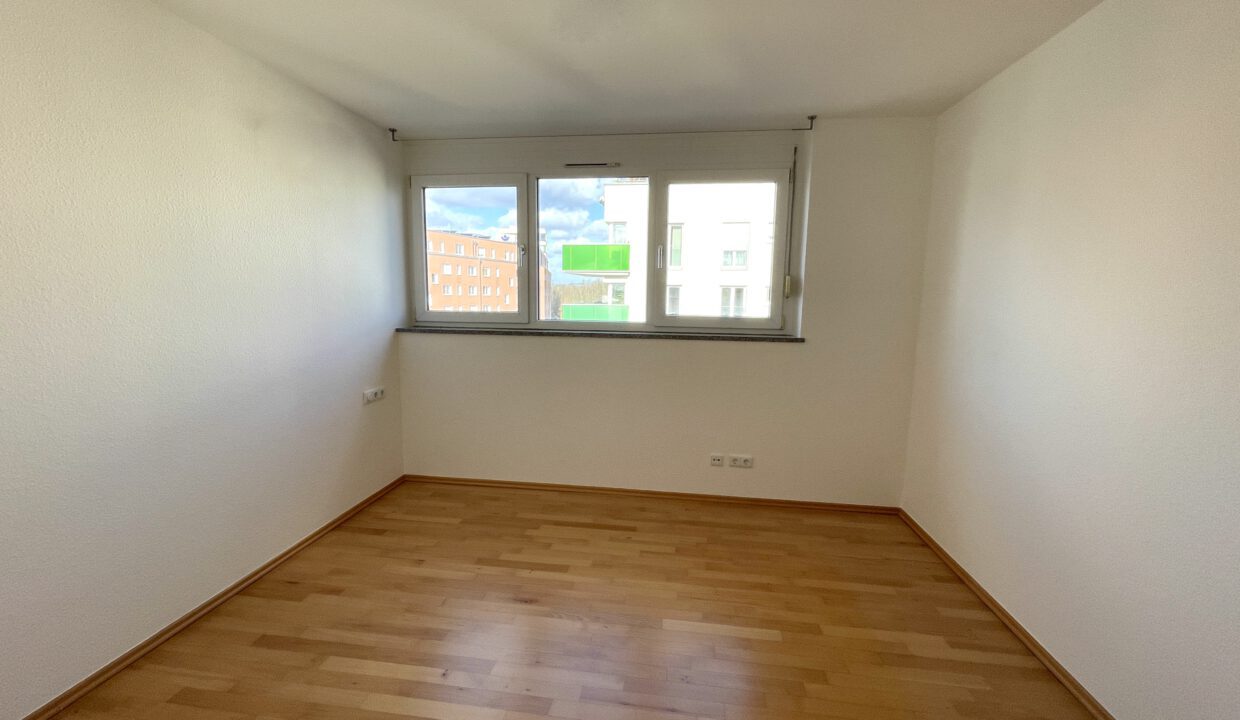 Neuwertige 2-Zimmer-Wohnung am Rebstockpark mit Balkon und EBK in Frankfurt am Main-5