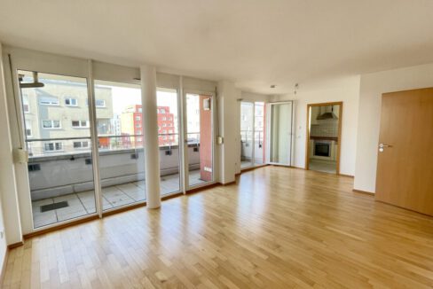 Neuwertige 2-Zimmer-Wohnung am Rebstockpark mit Balkon und EBK in Frankfurt am Main-7
