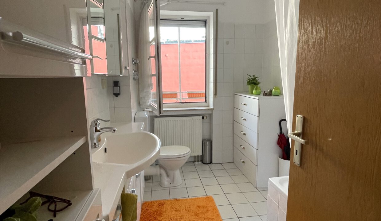 Schöne 3-Zimmer-Wohnung in zentraler Lage von Rüsselsheim am Main-2