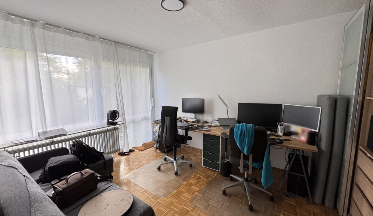 CCAEB1DD-B34A-4F2C-B966-FBA1BB01B367